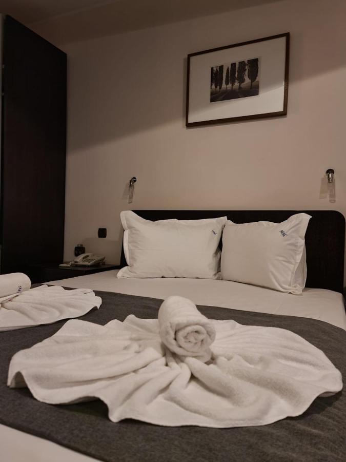 Hotel Mojo ブカレスト エクステリア 写真