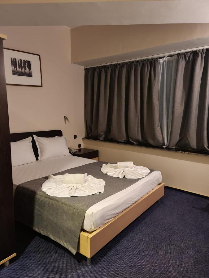 Hotel Mojo ブカレスト エクステリア 写真