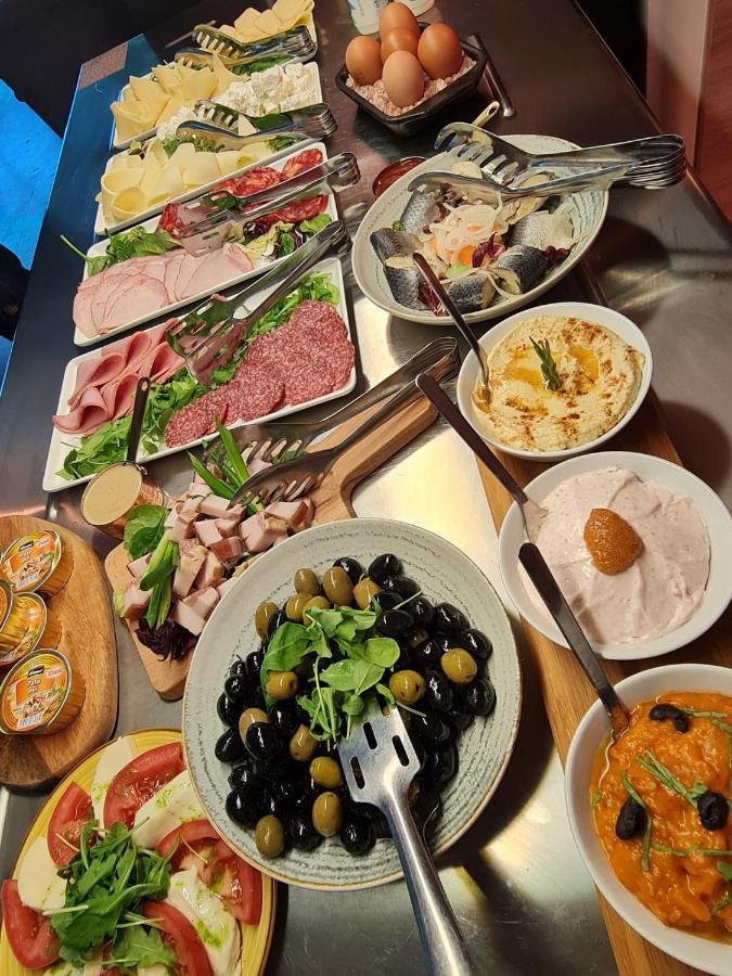Hotel Mojo ブカレスト エクステリア 写真