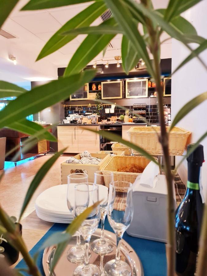 Hotel Mojo ブカレスト エクステリア 写真
