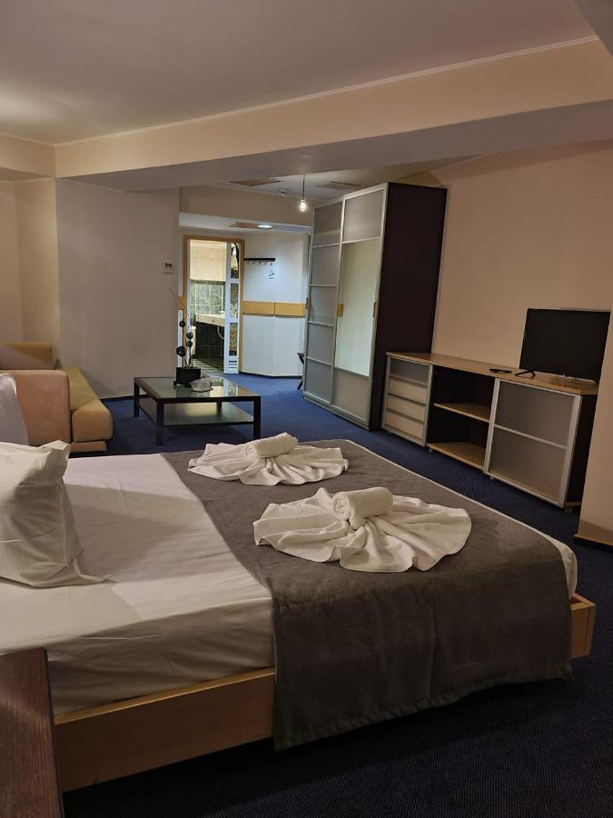 Hotel Mojo ブカレスト エクステリア 写真