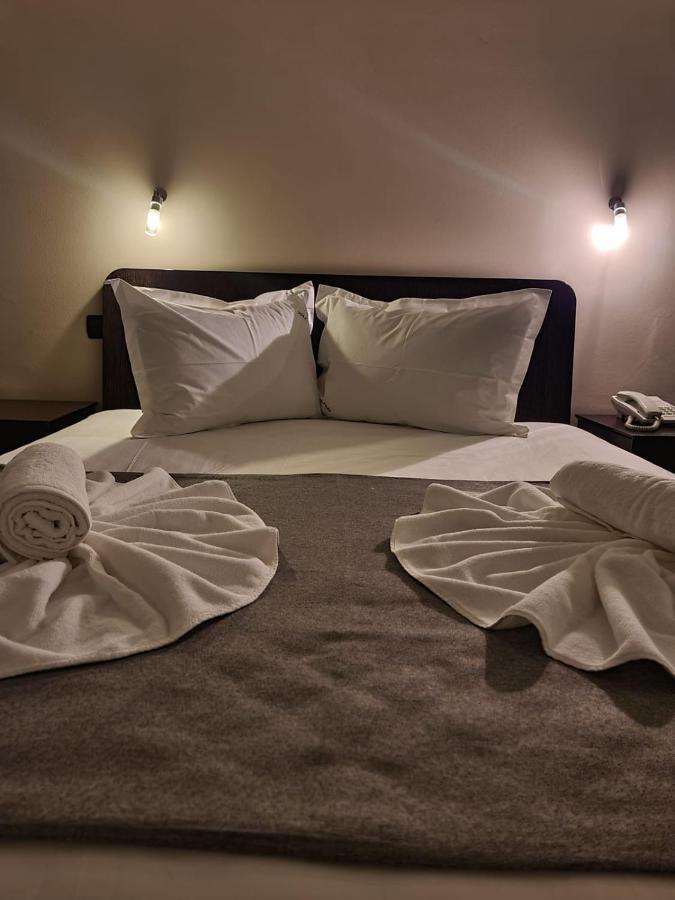 Hotel Mojo ブカレスト エクステリア 写真