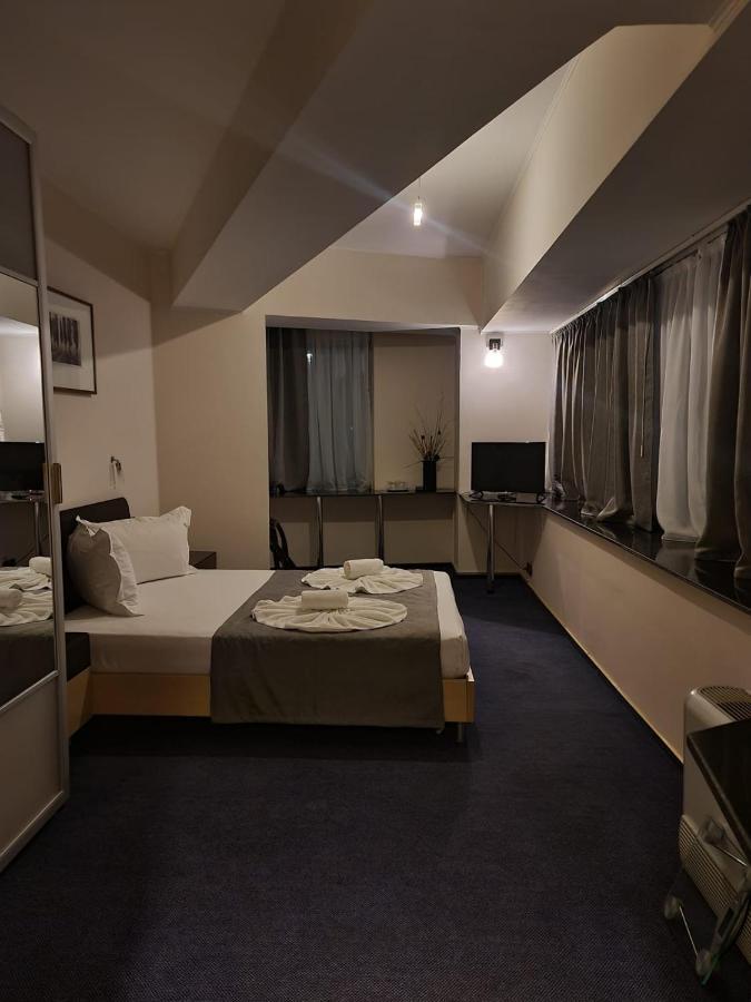 Hotel Mojo ブカレスト エクステリア 写真
